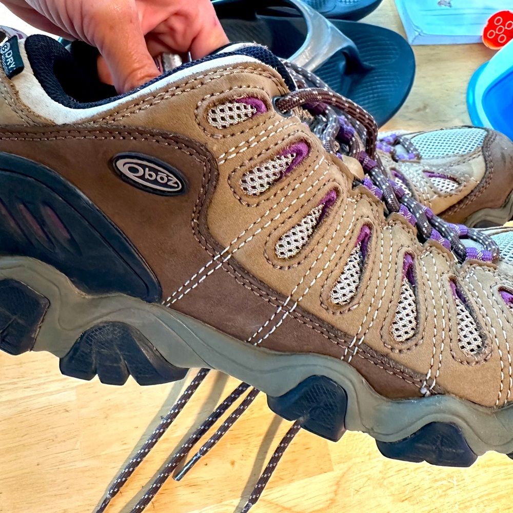 Womens oboz size 8 shoe